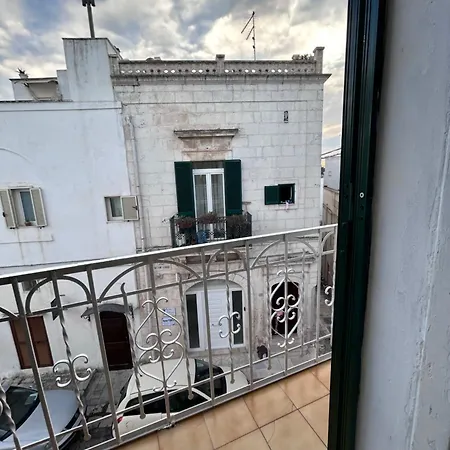 別荘 Casa Della Nonna オストゥーニ