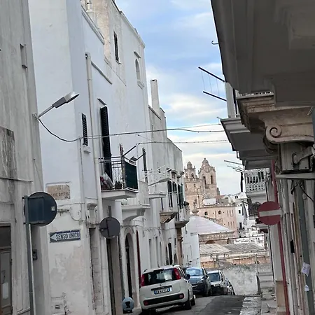 Casa Della Nonna オストゥーニ