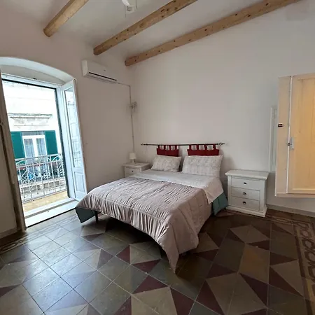 Casa Della Nonna オストゥーニ